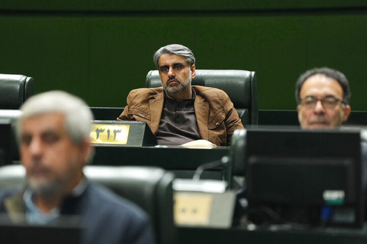 جلسه غیرعلنی مجلس با حضور رئیس ستاد کل نیروهای مسلح و وزیر امور خارجه