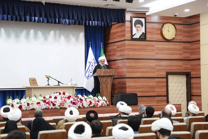نهاوندی: ضرورت بازخوانی نسبت شریعت و قانون در برابر قرائت‌های سکولار از قانون‌گذاری/ حداد عادل: سکولاریسم نقطه اشتراک همه مخالفان انقلاب اسلامی است