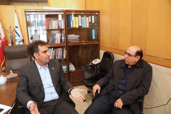 دیدار جمعی از نمایندگان مجلس با نماینده مردم اردکان به مناسبت سالگرد شهادت پدر شهیدش