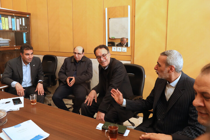 دیدار جمعی از نمایندگان مجلس با نماینده مردم اردکان به مناسبت سالگرد شهادت پدر شهیدش