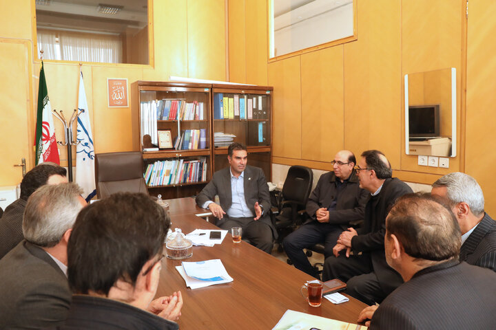 دیدار جمعی از نمایندگان مجلس با نماینده مردم اردکان به مناسبت سالگرد شهادت پدر شهیدش