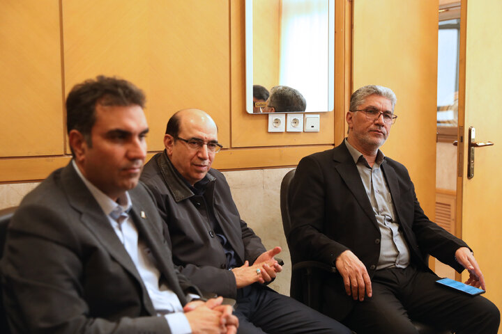 دیدار جمعی از نمایندگان مجلس با نماینده مردم اردکان به مناسبت سالگرد شهادت پدر شهیدش