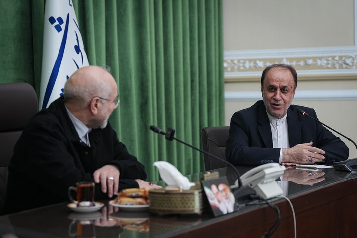 دیدار اعضای شورای هماهنگی دهه فجر با دکتر قالیباف