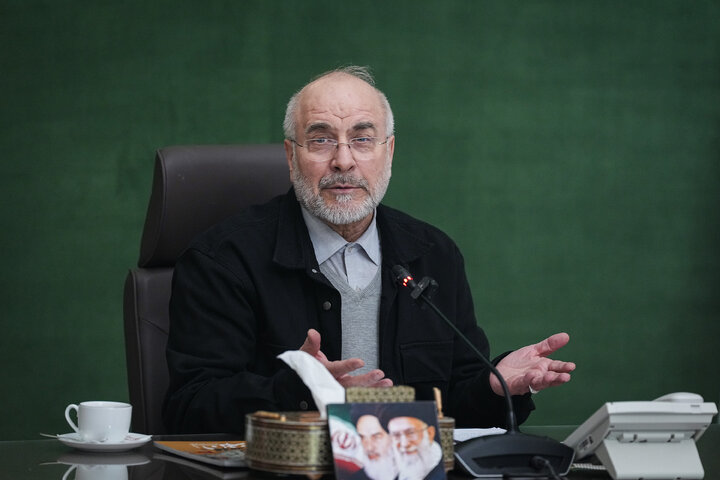 دیدار اعضای شورای هماهنگی دهه فجر با دکتر قالیباف