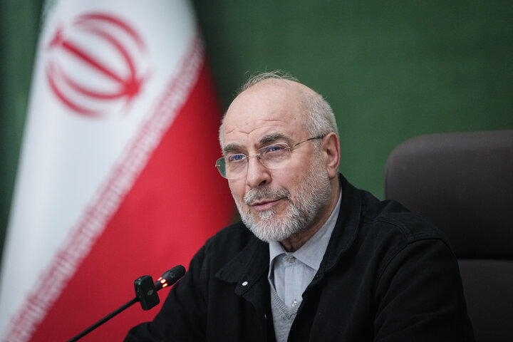 دیدار اعضای شورای هماهنگی دهه فجر با دکتر قالیباف