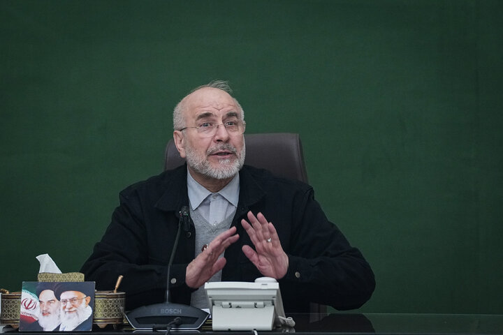 دیدار اعضای شورای هماهنگی دهه فجر با دکتر قالیباف