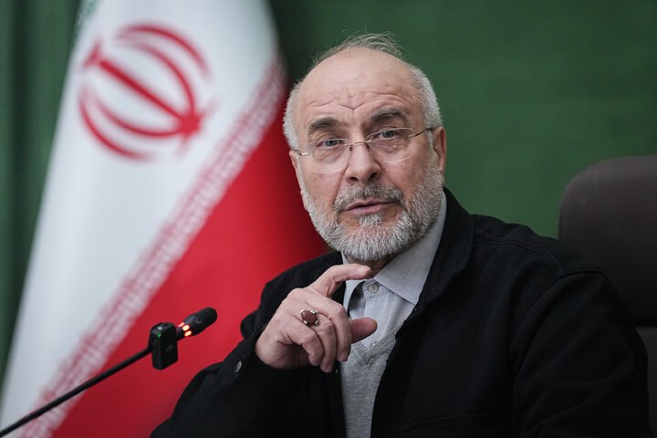 دیدار اعضای شورای هماهنگی دهه فجر با دکتر قالیباف