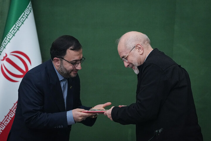 دیدار اعضای شورای هماهنگی دهه فجر با دکتر قالیباف