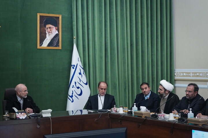 دیدار اعضای شورای هماهنگی دهه فجر با دکتر قالیباف