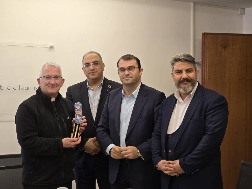 مسیحیان در جمهوری اسلامی ایران با احترام و ارتباط مناسب با مسئولان مواجه هستند