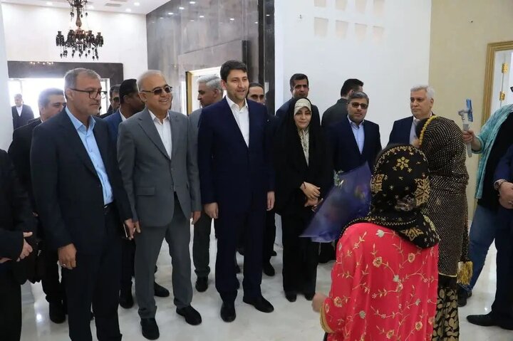 افتتاح مدرسه ۱۵ کلاسه شهیدحسین‌پور در محله دوهزار بندرعباس