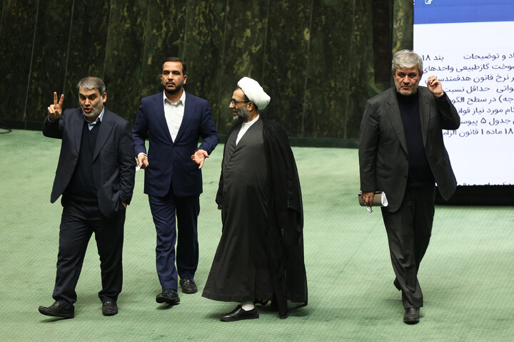 نشست علنی نوبت شب شنبه ۲۵ بهمن ماه مجلس