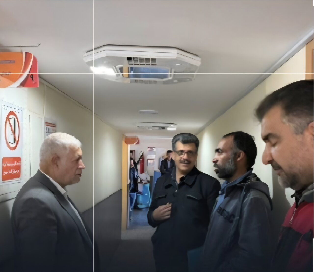 بازدید سرزده حسنپور از اداره توزیع برق شهرستان کرمان