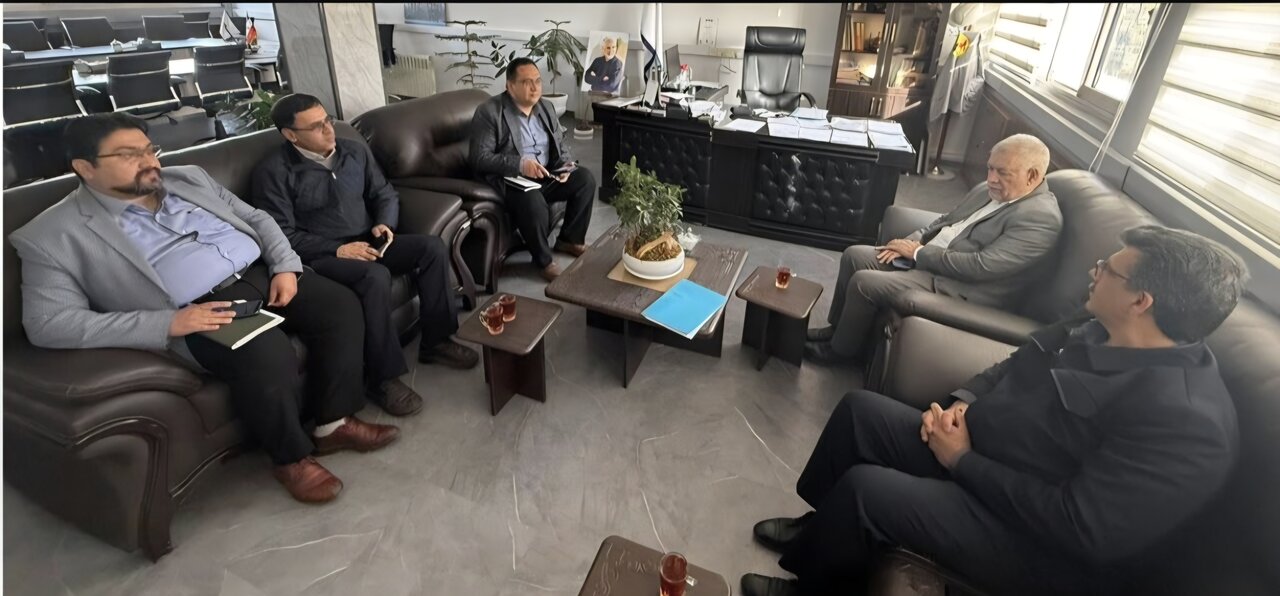 بازدید سرزده حسن‌پور از اداره توزیع برق شهرستان کرمان