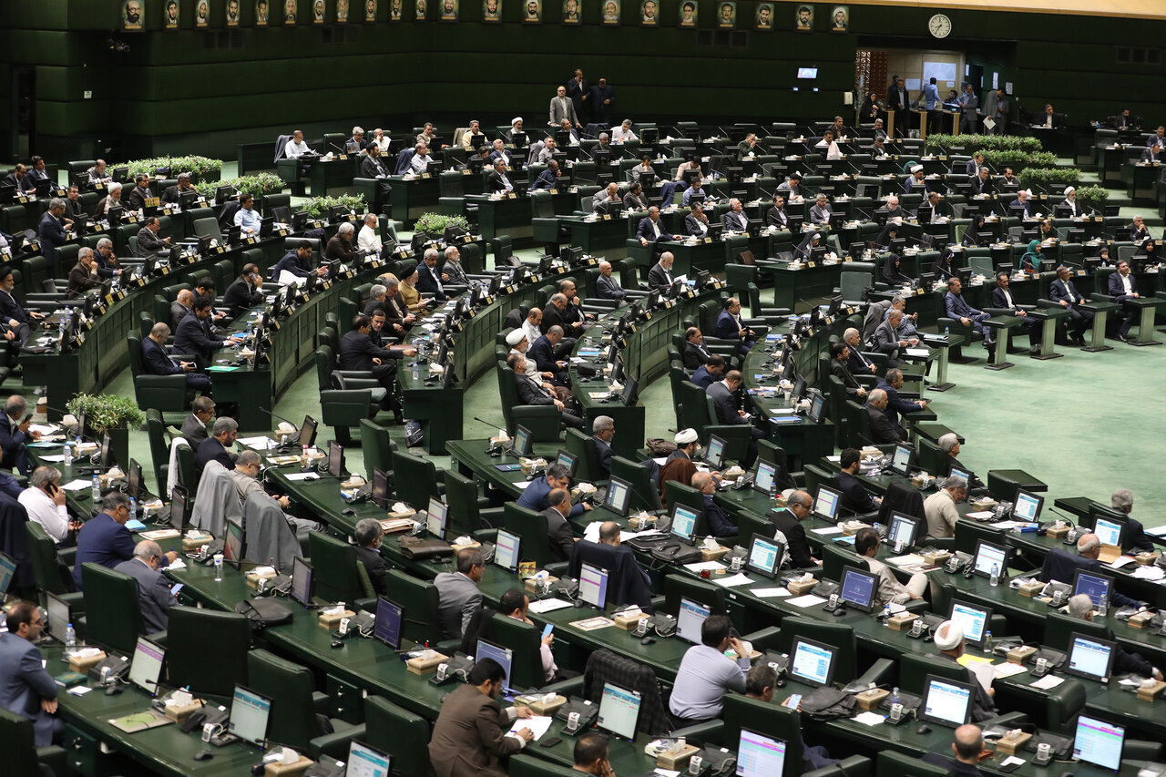 مجوز برای واردات ۴ هزار دستگاه آمبولانس و خودرو امداد و نجات - خانه ملت