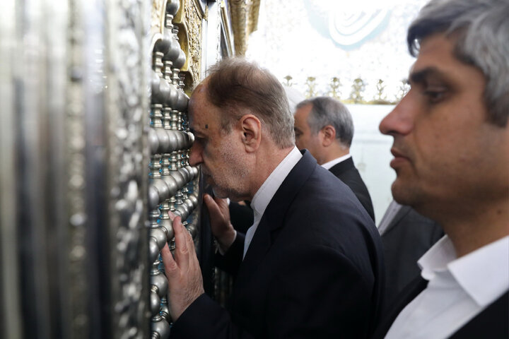 حضور حمیدرضا حاجی بابایی در در آستان مقدس امامزاده حسین بن موسی الکاظم(ع) - طبس