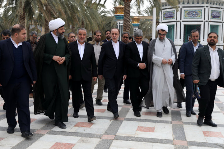 حضور حمیدرضا حاجی بابایی در در آستان مقدس امامزاده حسین بن موسی الکاظم(ع) - طبس