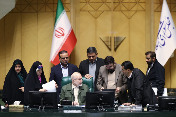 نشست علنی نوبت صبح یکشنبه 26 بهمن ماه مجلس شورای اسلامی