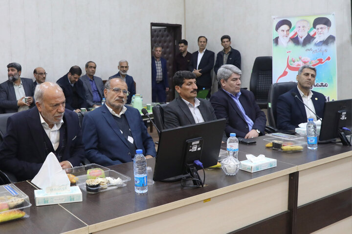 نشست نخبگان فرهنگی شهرستان طبس با نایب رئیس مجلس