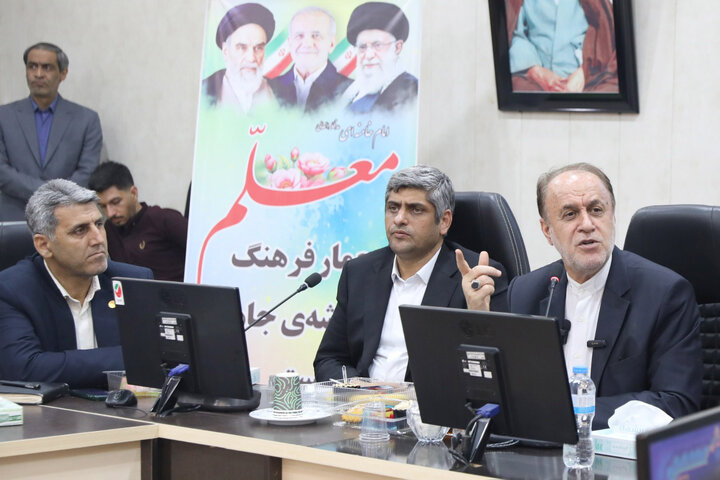 نشست نخبگان فرهنگی شهرستان طبس با نایب رئیس مجلس