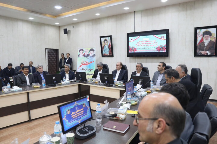 نشست نخبگان فرهنگی شهرستان طبس با نایب رئیس مجلس