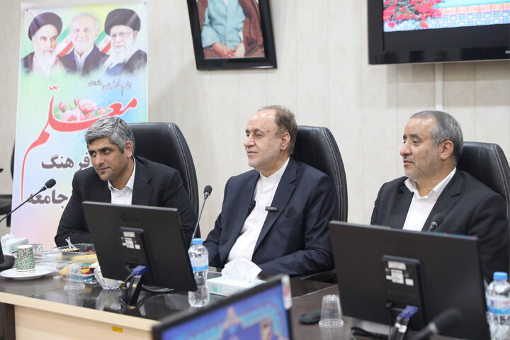 نشست نخبگان فرهنگی شهرستان طبس با نایب رئیس مجلس