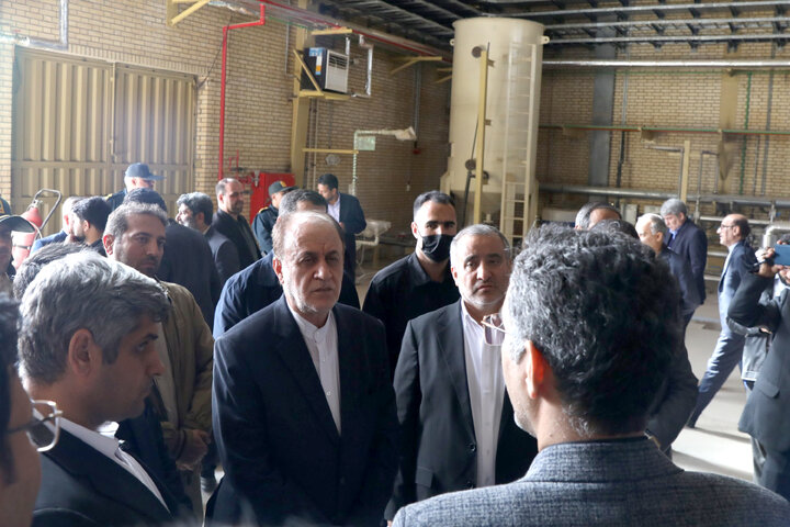 بازدید حاجی بابایی نایب رئیس مجلس از نیروگاه ذغالسنگی طبس