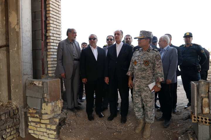 حضور حمیدرضا حاجی بابایی در محل حادثه طبس