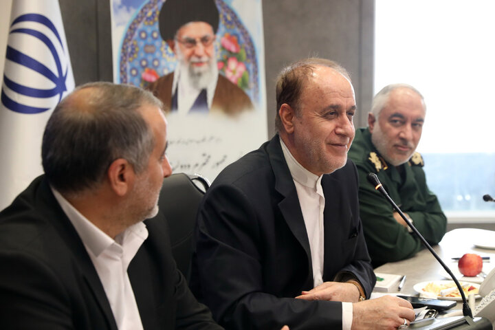 حضور حمیدرضا حاجی بابایی در شورای آموزش و پرورش استان خراسان جنوبی