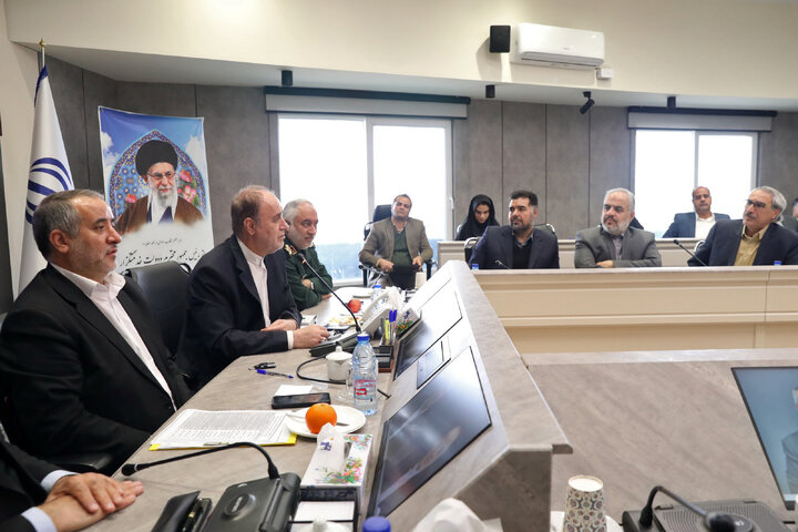 حضور حمیدرضا حاجی بابایی در شورای آموزش و پرورش استان خراسان جنوبی