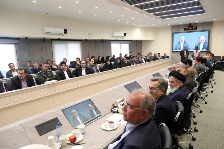 حضور حمیدرضا حاجی بابایی در شورای آموزش و پرورش استان خراسان جنوبی