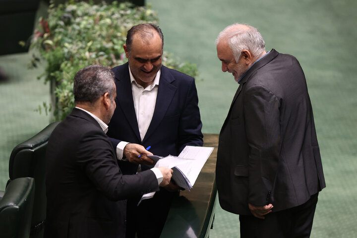 نشست علنی نوبت صبح دوشنبه 27 بهمن ماه مجلس