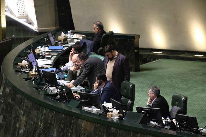 نشست علنی نوبت صبح دوشنبه 27 بهمن ماه مجلس