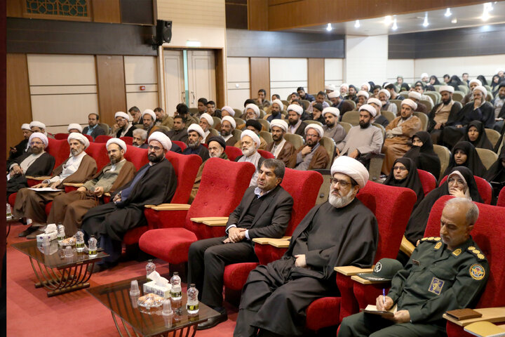 حضور نایب‌رئیس مجلس در جمع طلاب و مبلغان دینی استان خراسان جنوبی