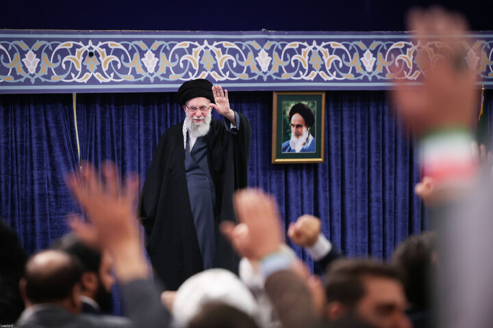 امام خامنه‌ای، رهبر و پیشوای مسلمانان جهان به شهادت رسیدند