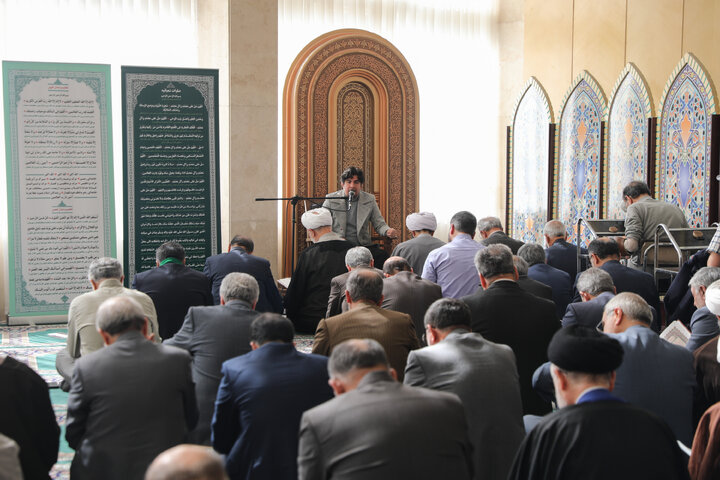 مراسم ختم پدر جباری نماینده مسجدسلیمان و برادر صالحی نماینده اقلید در مجلس