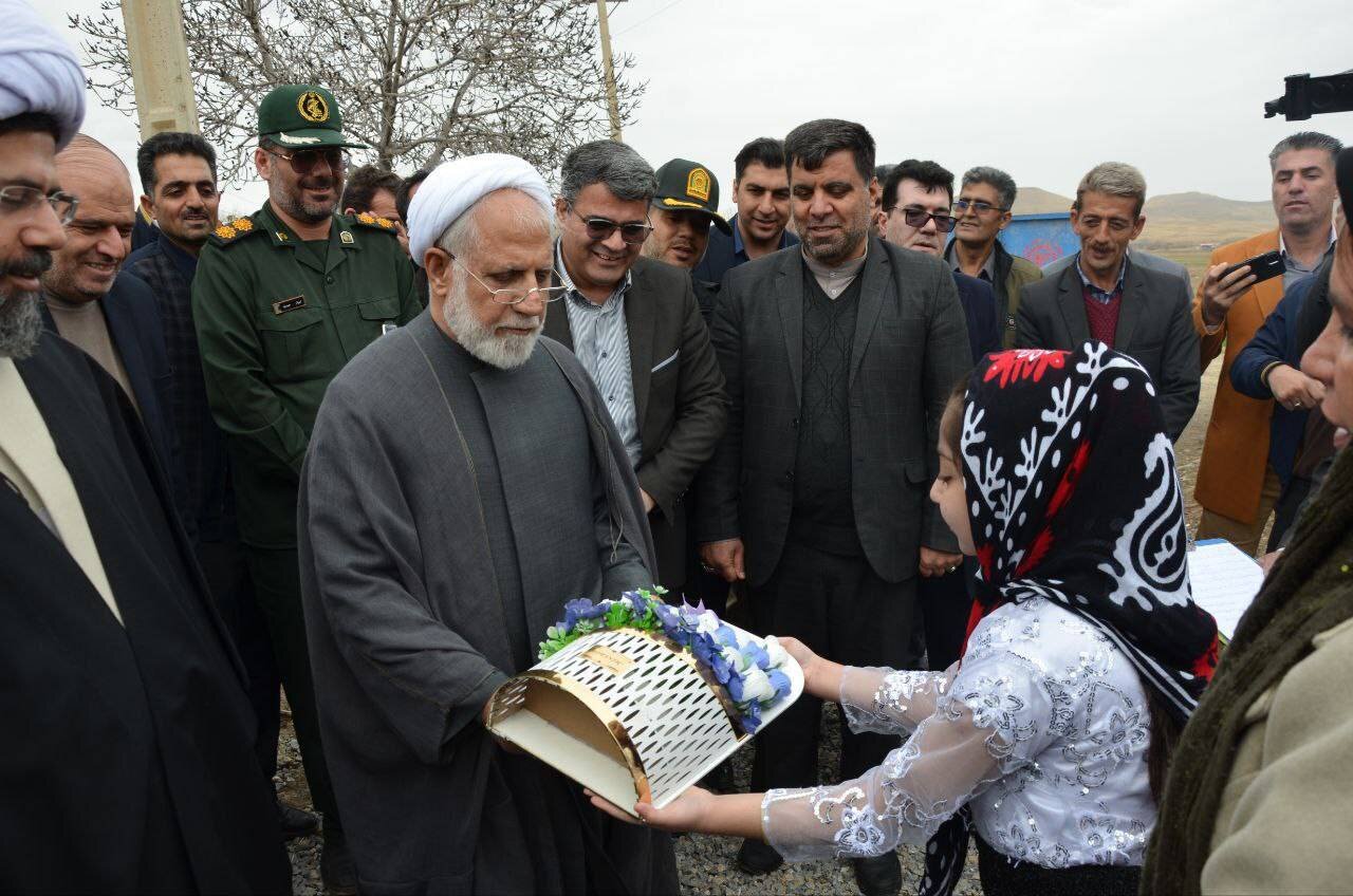 آیین افتتاح مدارس ۵ روستا و مسکن مهر شهرستان کنگاور