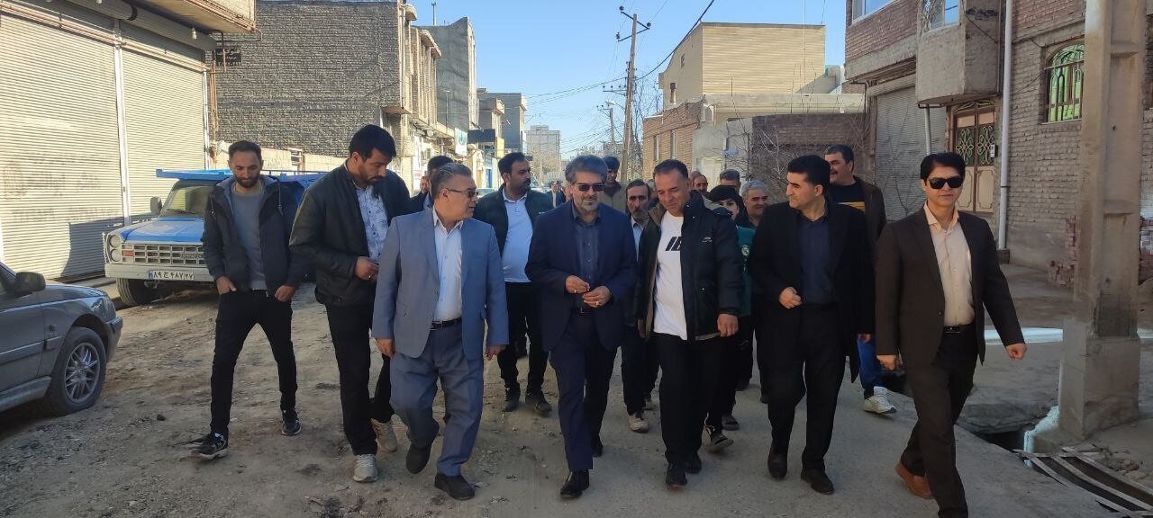 بازدید علی احمدی از آخرین وضعیت فاضلاب‌کشی کوی بهی – میاندوآب