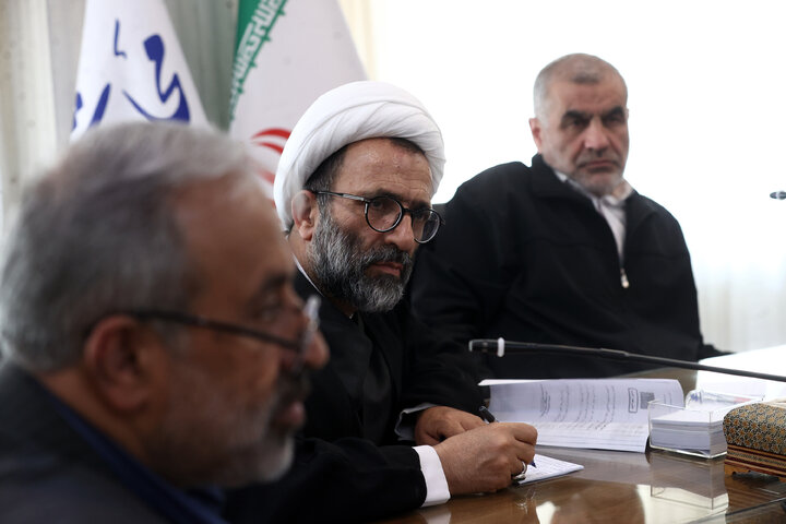 نشست تعدادی از روسای اتحادیه های اصناف با علی نیک زاد نایب رییس مجلس شورای اسلامی