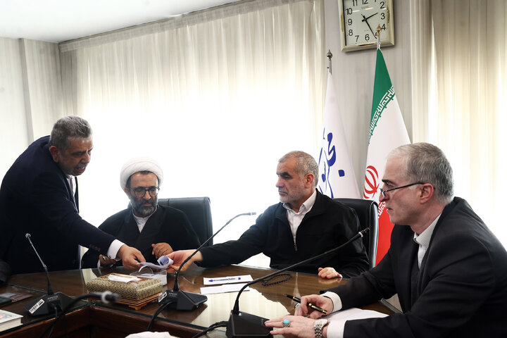 نشست تعدادی از روسای اتحادیه های اصناف با علی نیک زاد نایب رییس مجلس شورای اسلامی