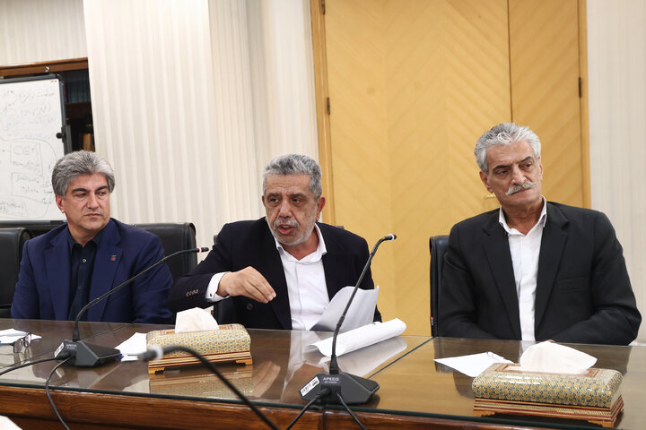 نشست تعدادی از روسای اتحادیه های اصناف با علی نیک زاد نایب رییس مجلس شورای اسلامی