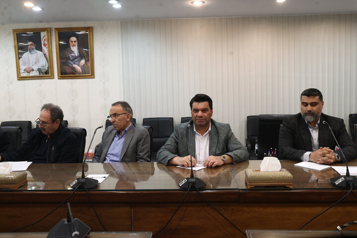 نشست تعدادی از روسای اتحادیه های اصناف با علی نیک زاد نایب رییس مجلس شورای اسلامی