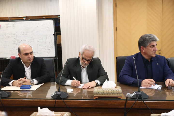 نشست تعدادی از روسای اتحادیه های اصناف با علی نیک زاد نایب رییس مجلس شورای اسلامی