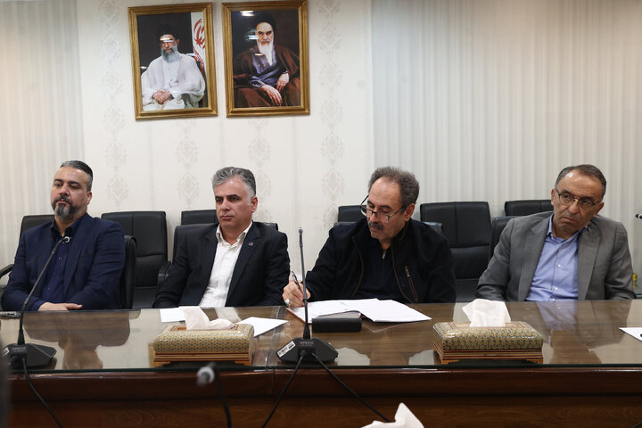 نشست تعدادی از روسای اتحادیه های اصناف با علی نیک زاد نایب رییس مجلس شورای اسلامی