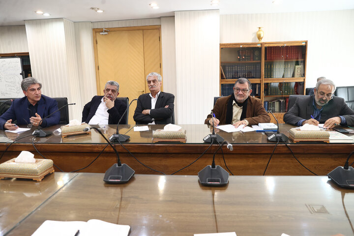 نشست تعدادی از روسای اتحادیه های اصناف با علی نیک زاد نایب رییس مجلس شورای اسلامی