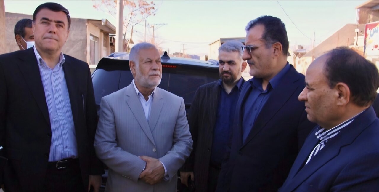 بازدید حسن پور از روستاهای حاشیه شهر کرمان/تصمیم‌سازی برای بهبود زیرساخت‌های روستاهای محروم