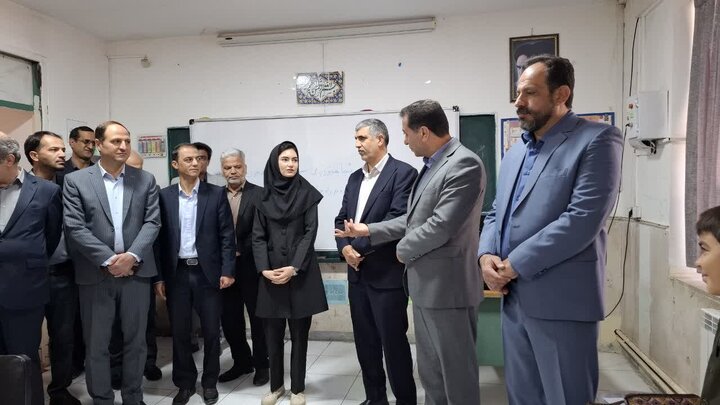 بازدید کریمی از مدارس و هنرستان‌های سمیرم/ تأکید بر ضرورت تقویت زیرساخت‌های آموزشی