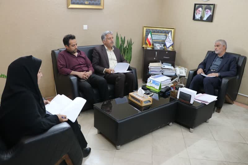 نشست جوکار با معاون آب و خاک سازمان جهاد کشاورزی استان یزد/پیگیری برای تسریع در اجرای پروژه‌های آبی خاکی استان یزد