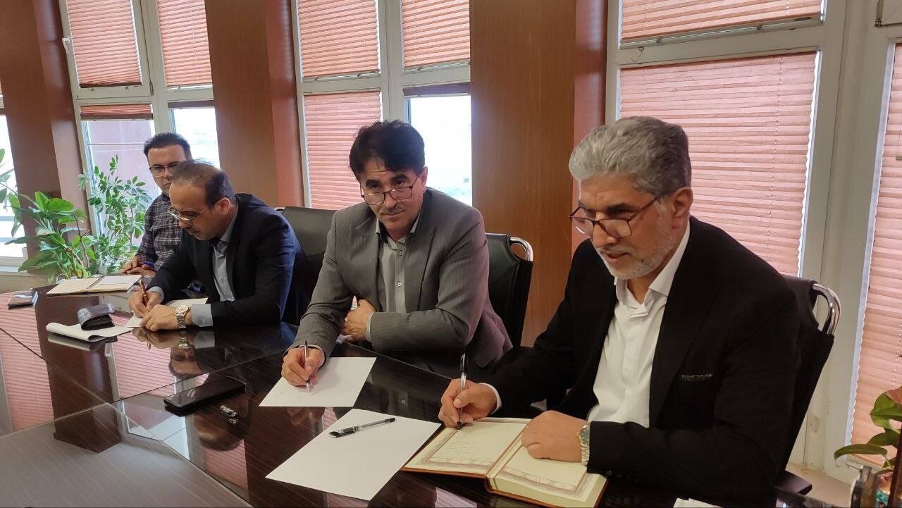 بازدید سنگدوینی از نمایشگاه هنرهای دستی دانشآموزان/نشست با مردم کوی طالقانی گرگان