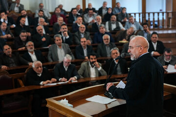 نشست فعالان اقتصادی و اعضای اتاق اصناف و بازار با دکتر قالیباف